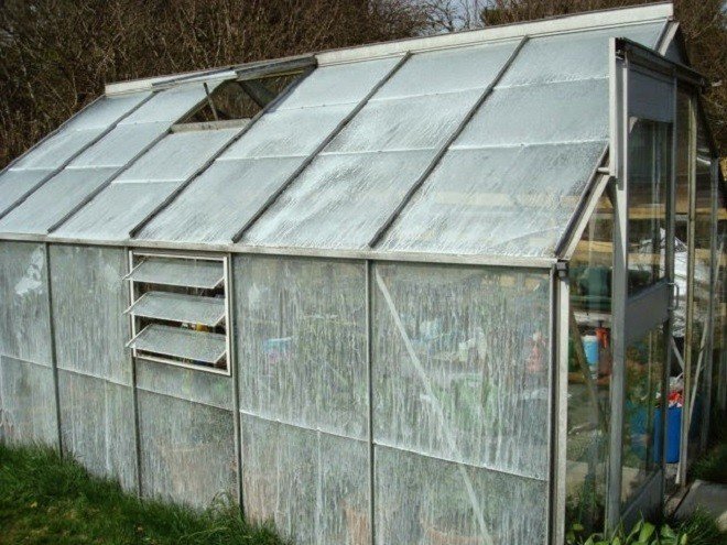Solar-powered green house