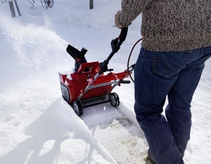 Снегоуборочная лопата для мотоблока брайт