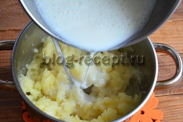 Картофельное пюре с молоком и сливочным маслом
