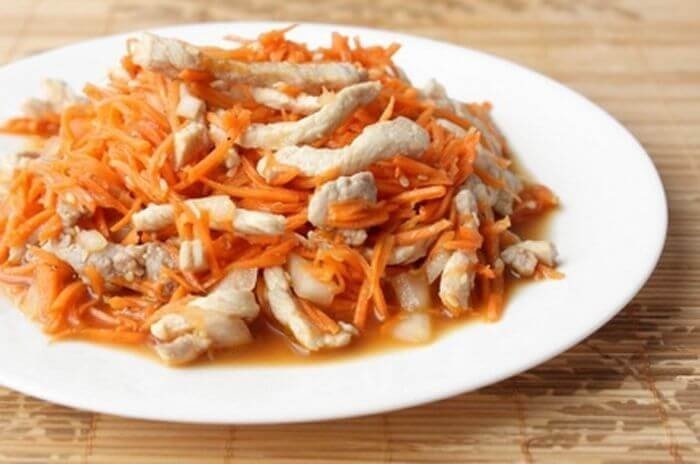 Салат хе из курицы с морковью по-корейски