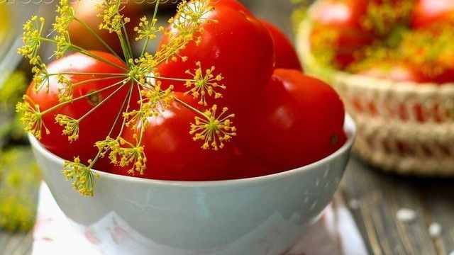 Заготавливаем на зиму вкусные консервированные помидоры