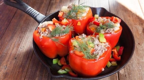 Перец фаршированный овощами на зиму
