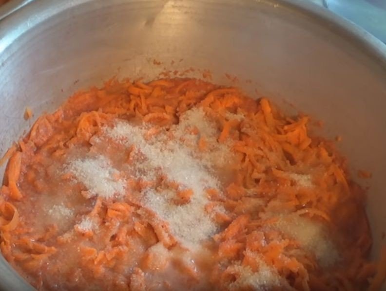 Приготовление лечо с морковью и луком на зиму