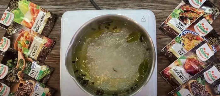 Суп который готовится с помощью огурцов рассола