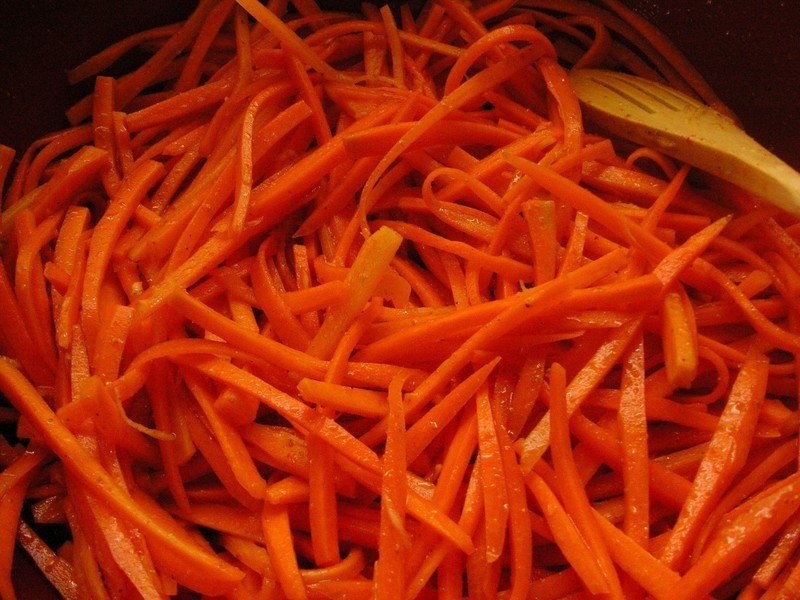 Салат с морковкой по корейски