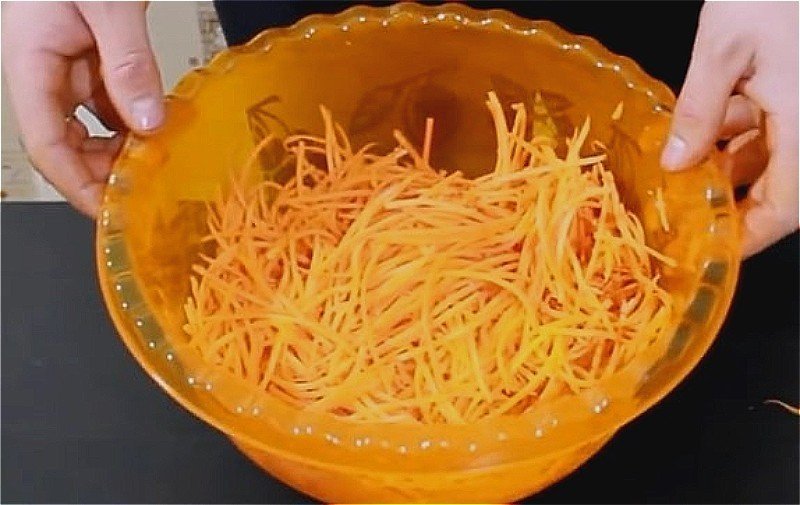Салат из моркови по корейски с курицей