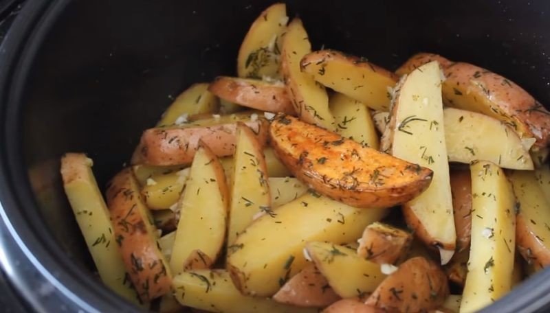 Пряный картофель в духовке