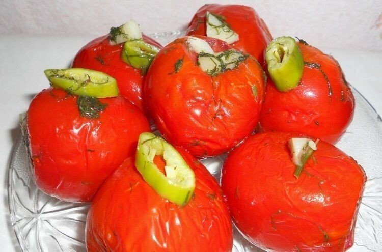 Маринованные начиненные помидоры