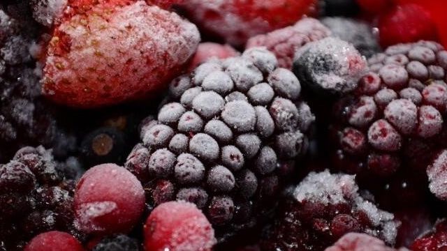Как сохранить частичку лета в холодильнике? Морозим фрукты и овощи